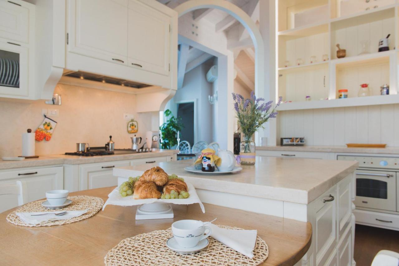 Villa Lilla Sulla Spiaggia Di San Vincenzo Luxury Ngoại thất bức ảnh